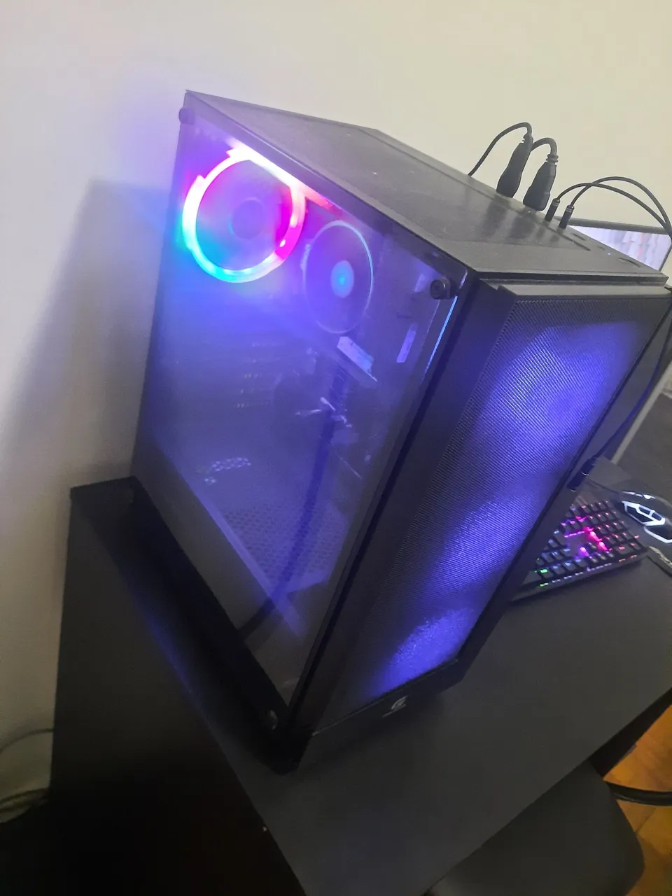 PC Gamer com iluminação RGB - Ótimo desempenho!