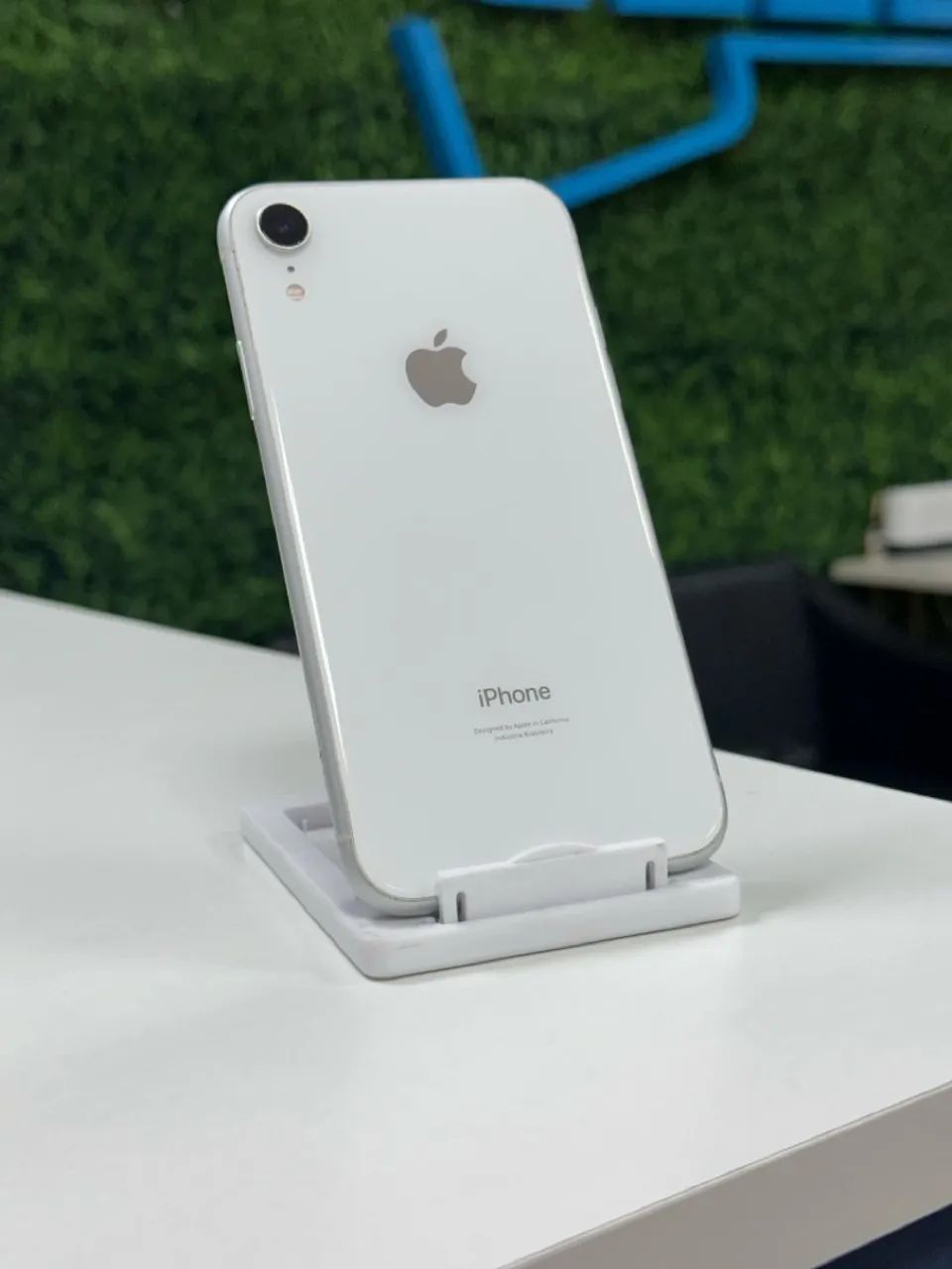 Apple iPhone XR ホワイト　128GB iPhone XR Apple 128GB Branco 6,1” 12MP iOS - iPhone - Magazine Luiza