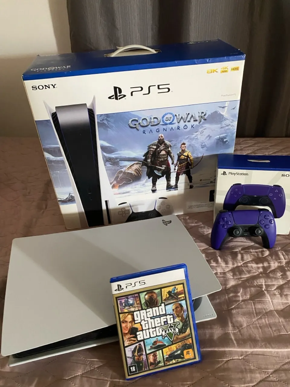 PlayStation 5 God of War Ragnarok + GTA V + 1 Controle