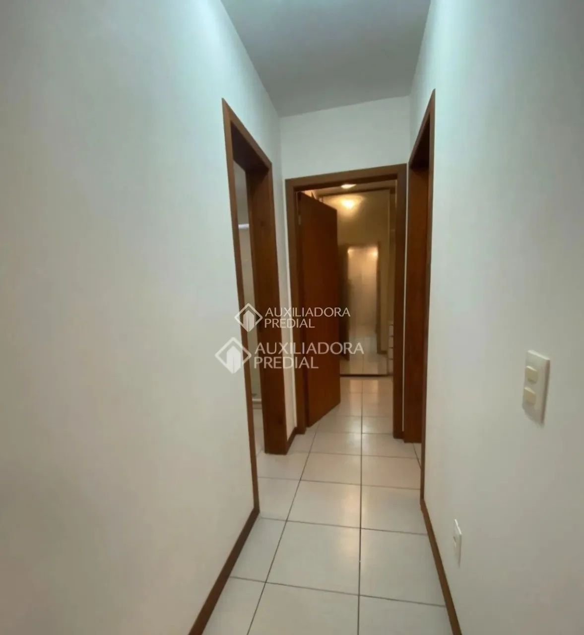 Apartamento de 2 dormitorios, localizado no bairro costeira do pirajubae - Foto 9