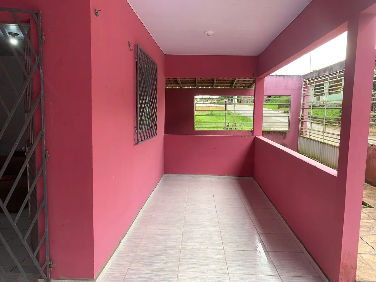 VENDE-SE ESTÁ CASA