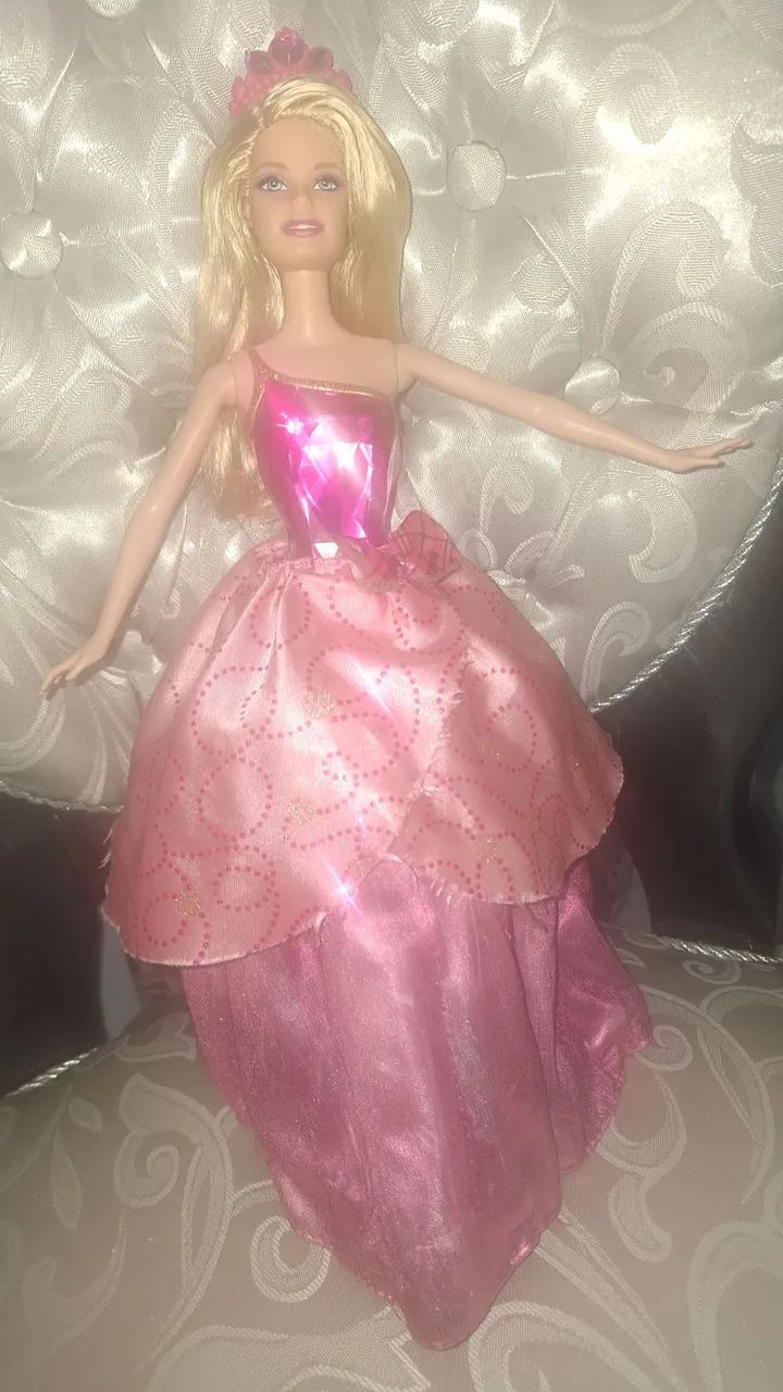 Boneca barbie escola de princesa  - Foto 2