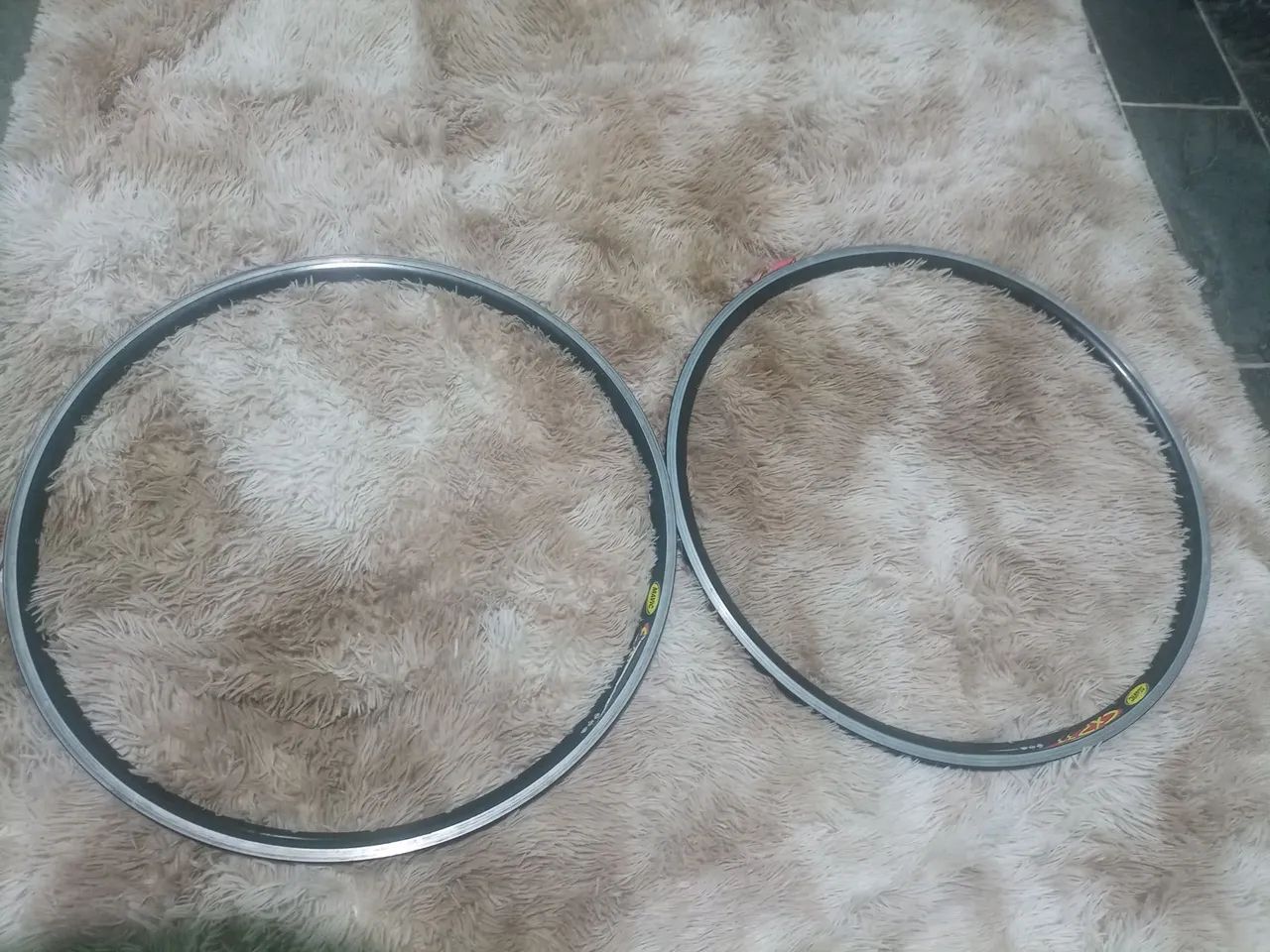 VENDO PAR DE ARO 29 MAVIC 