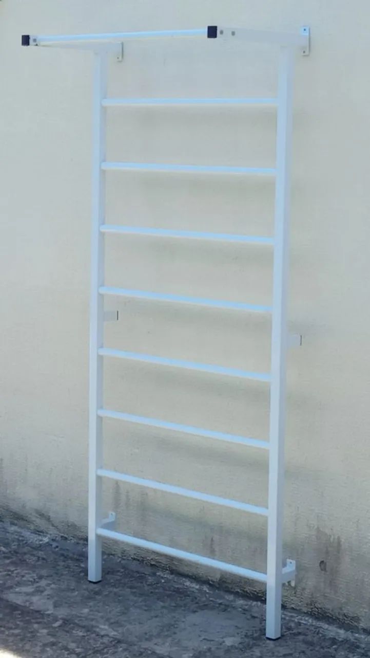 Espaldar em tubo de aço