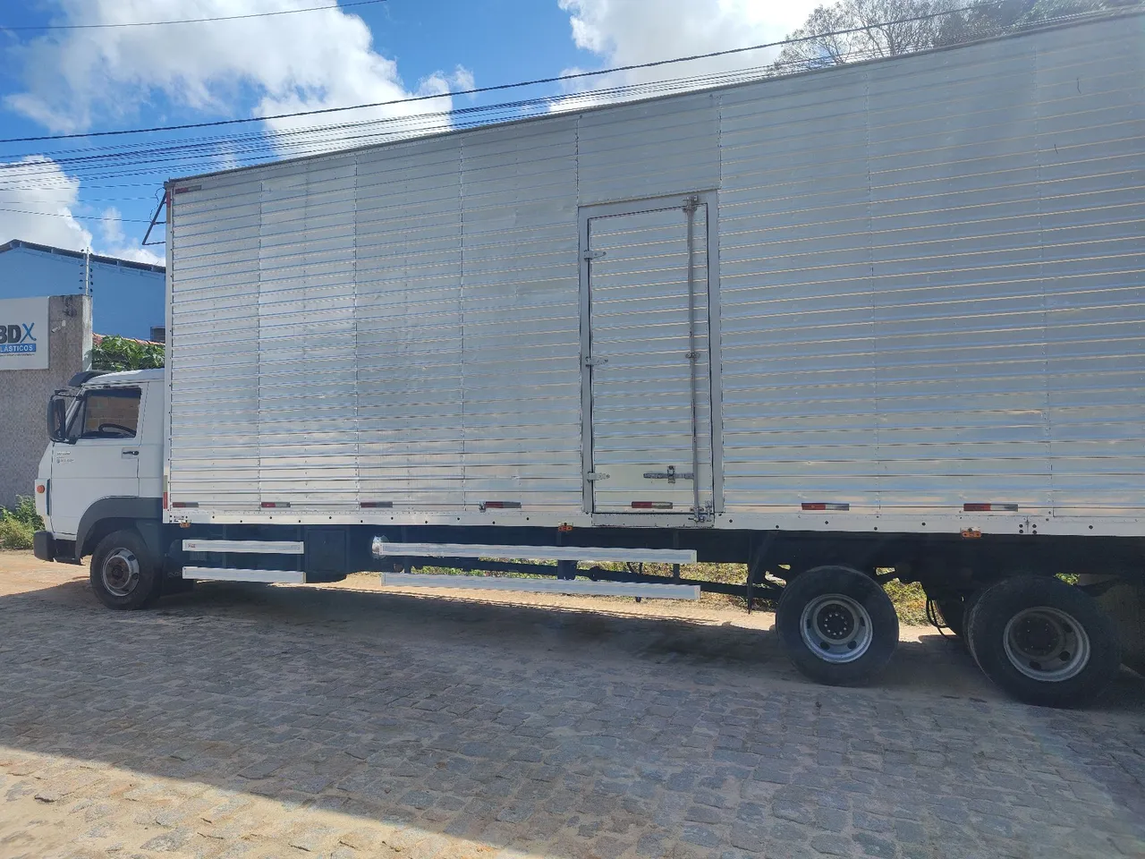 Caminhão VW 10160 6x2 2016