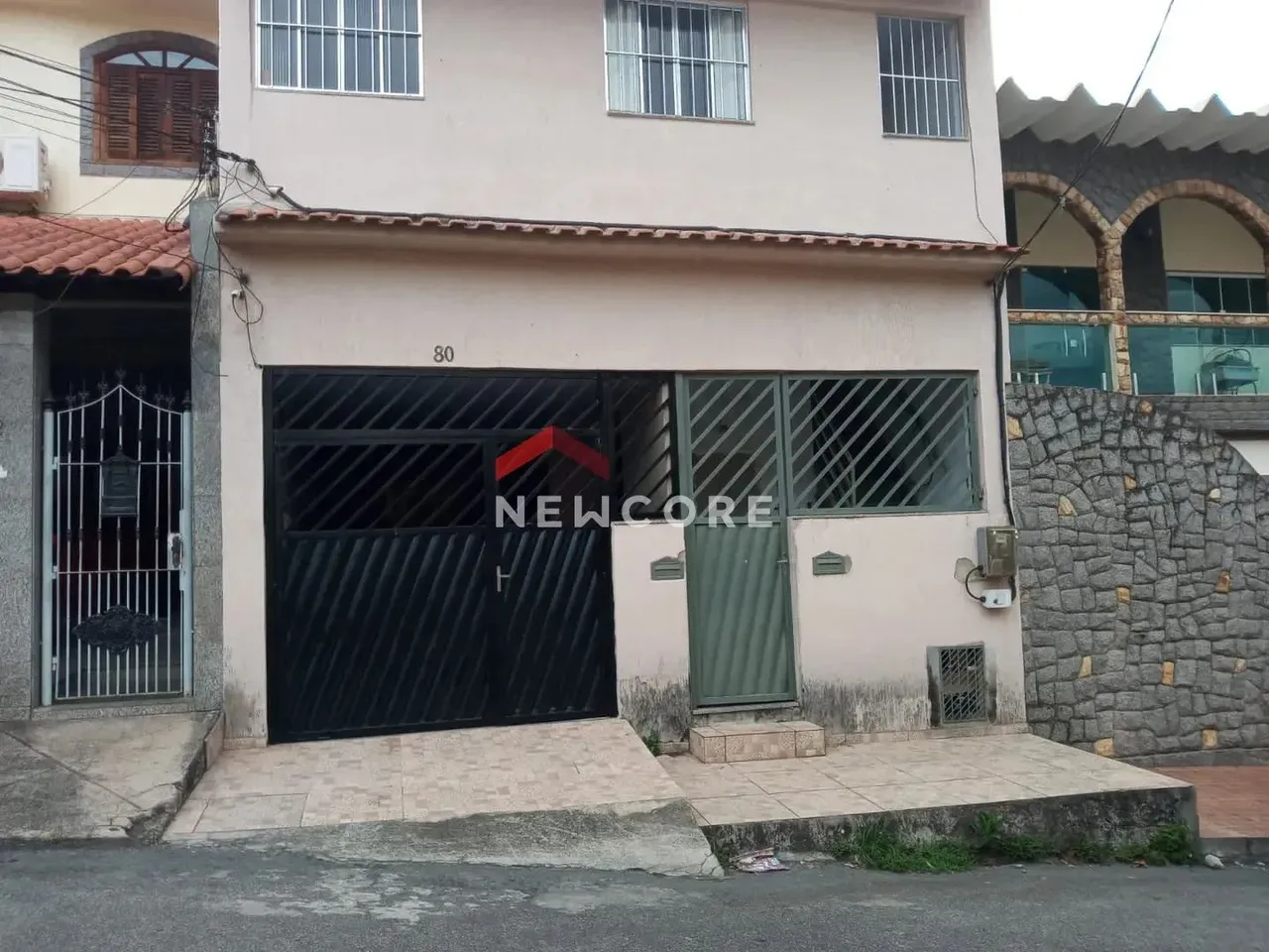 Sobrado em Travessa Osmani Mastrângelo - Paraíso - São Gonçalo/RJ