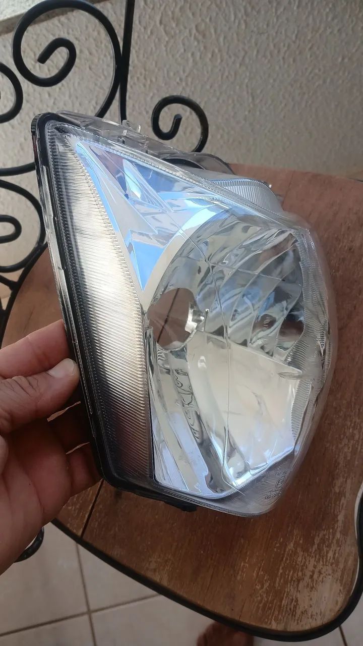 Farol de moto - Foto 2