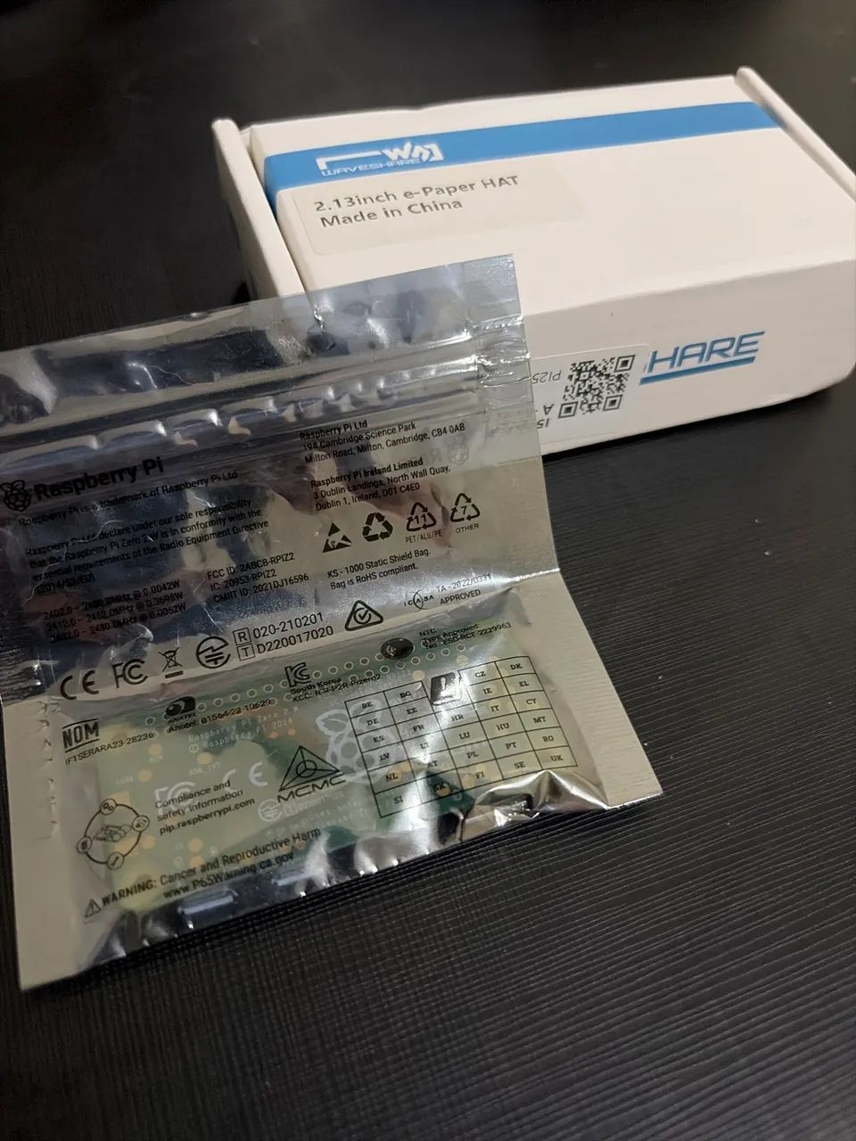 Combo Raspberry Pi Zero 2W + Waveshare 2.13 inch e-paper - Foto 3