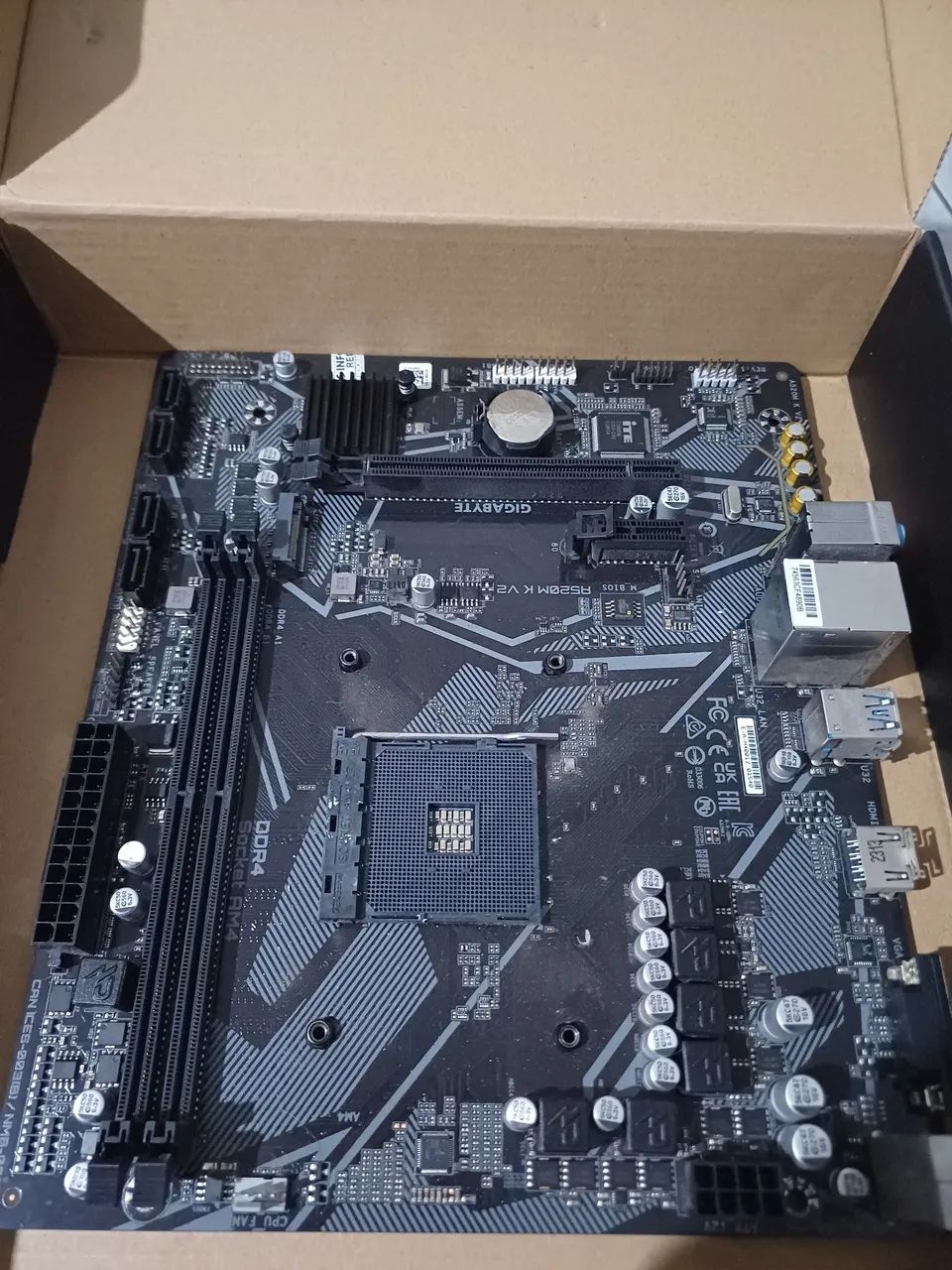 Placa Mãe a520m k v2 COM DEFEITO  - Foto 2