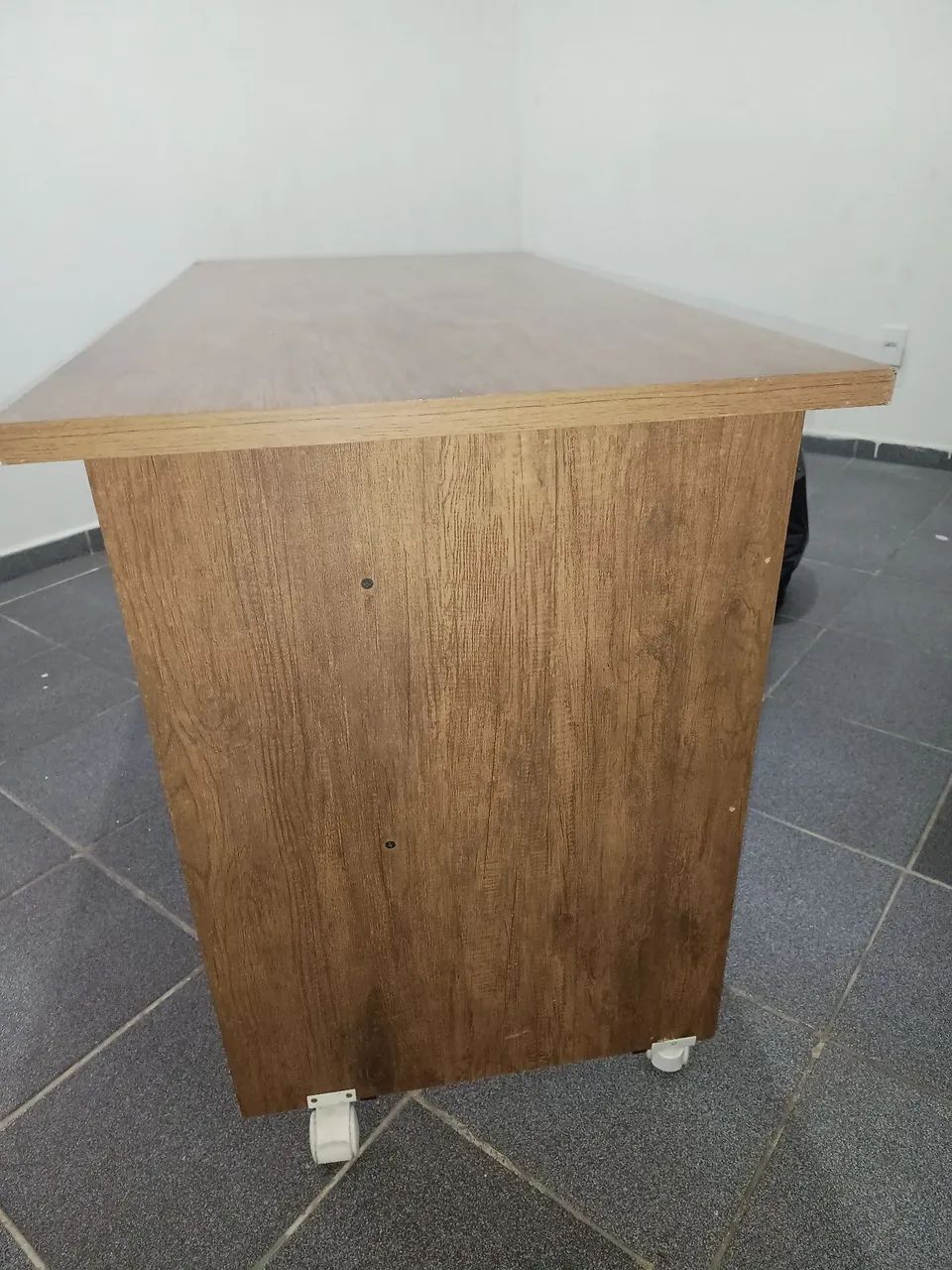 Mesa e cadeiras de escritório  - Foto 5