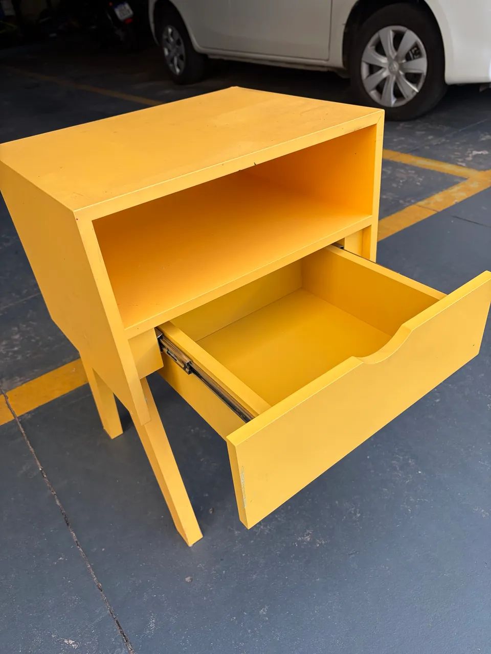 Mesa de Cabeceira Com Gaveta