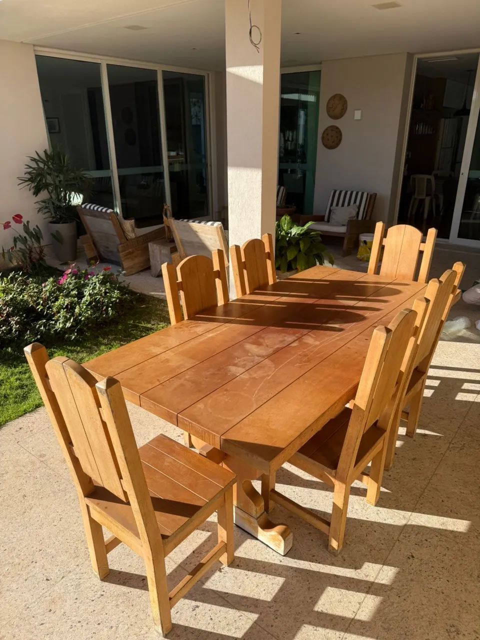 Mesa de madeira maciça - Mogno 2x1m com 6 cadeiras