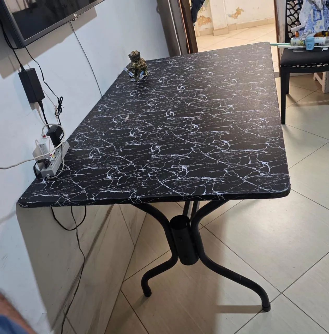 Mesa com tampo de pedra 1,20×0,60