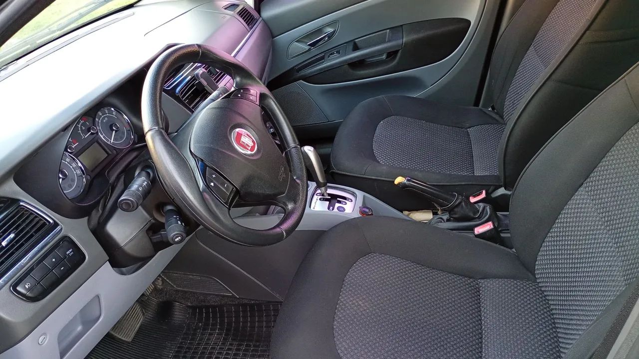 Fiat Linea Essence Dualogic 1.8 Flex 16V 4P 2012 - Foto 3