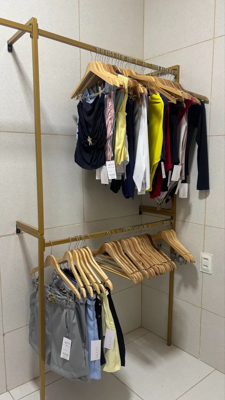 Arara para Loja de Roupas Dourada + 20 Cabides | Nova - Foto 3