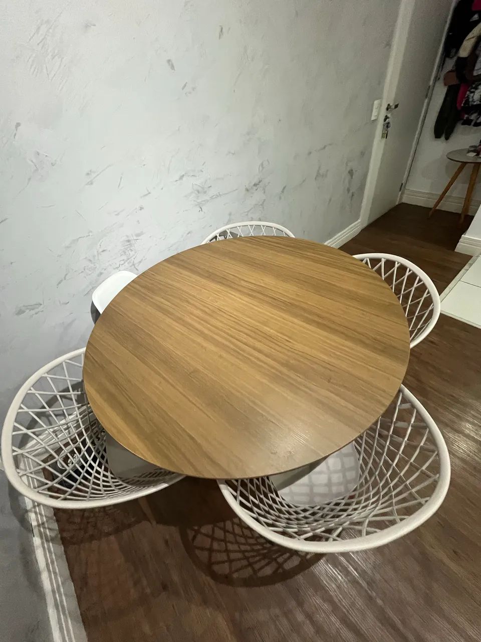 Mesa com quatro cadeiras - Foto 5