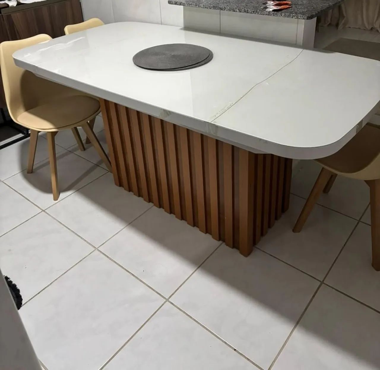 Só a mesa 