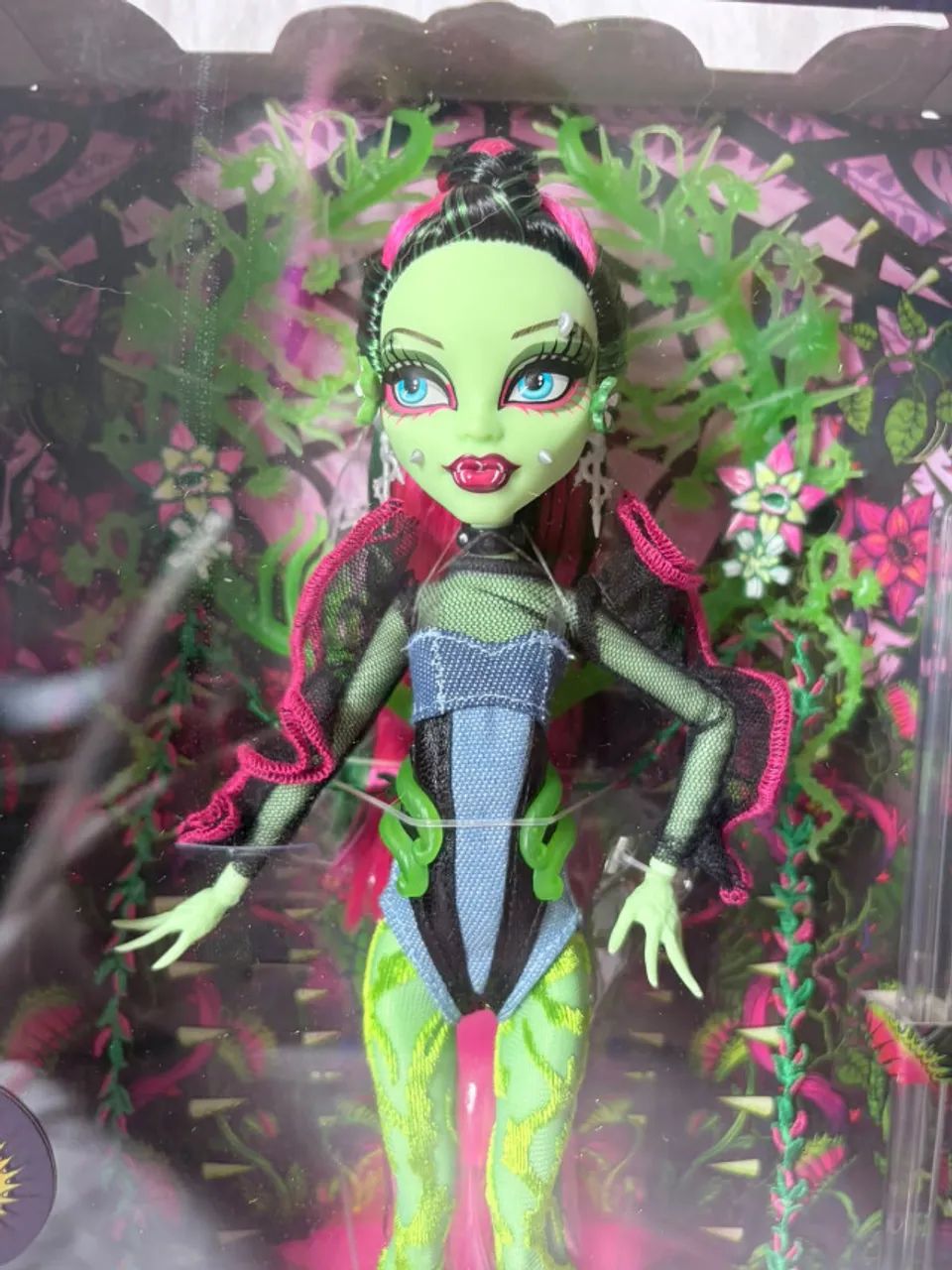 Venus MCflytrap Montser High Skullector Boneca - Foto 2