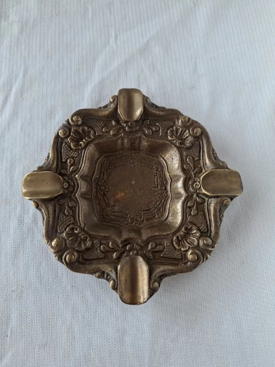 Cinzeiro de bronze 