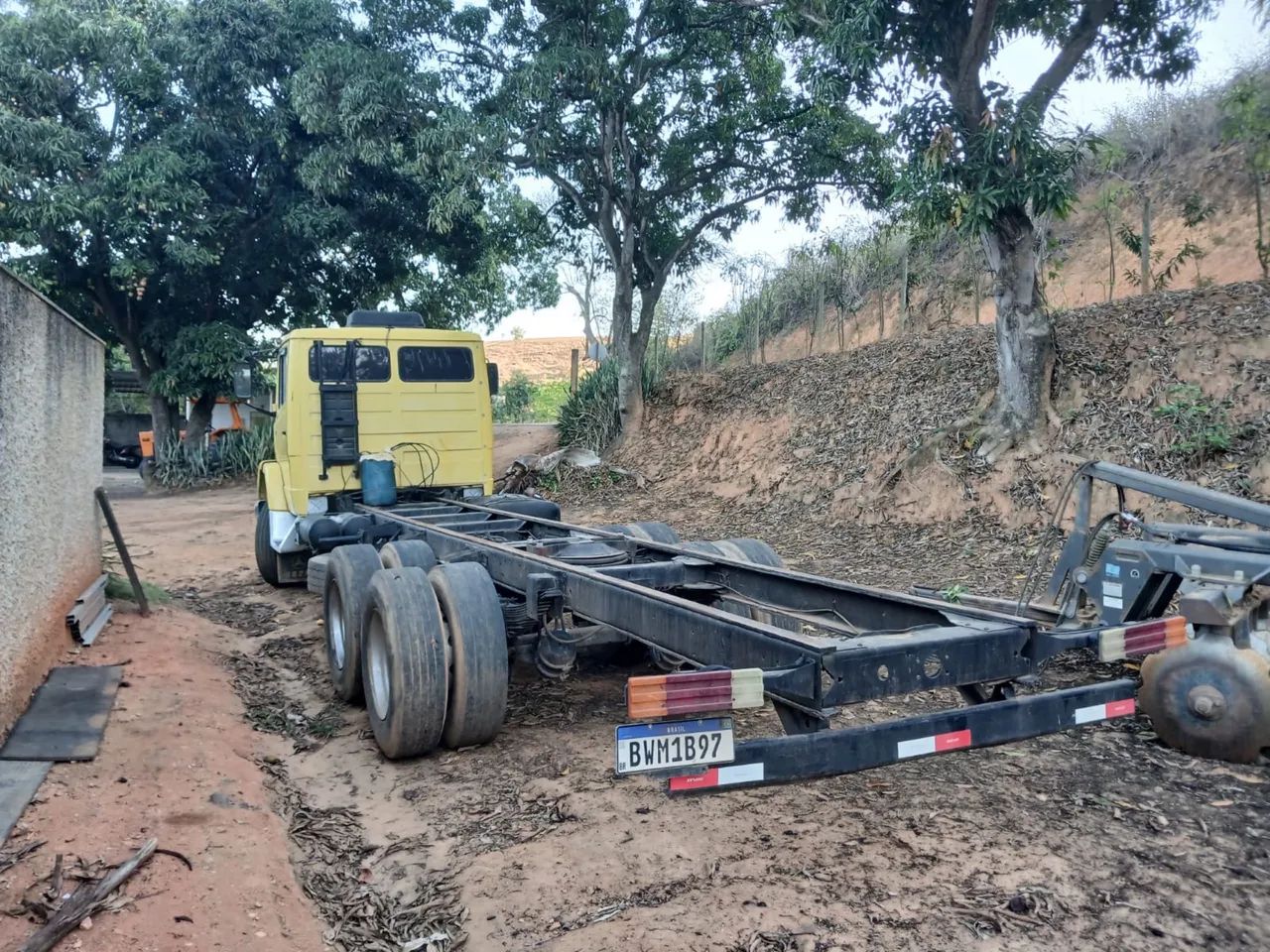 Mercedes benz 1621 e gaiola com Munck - Foto 2