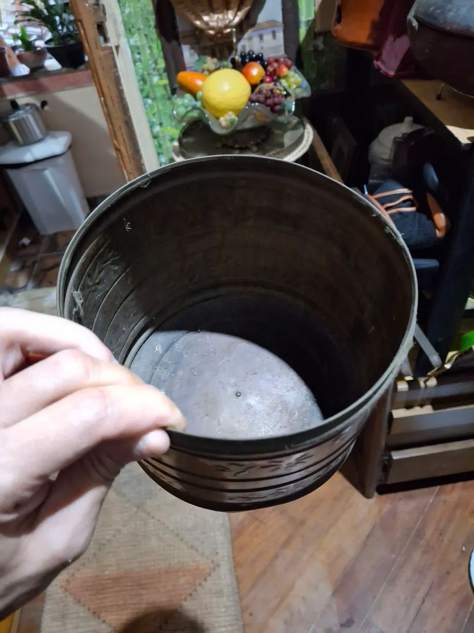 Cachepot antigo em metal - Foto 3