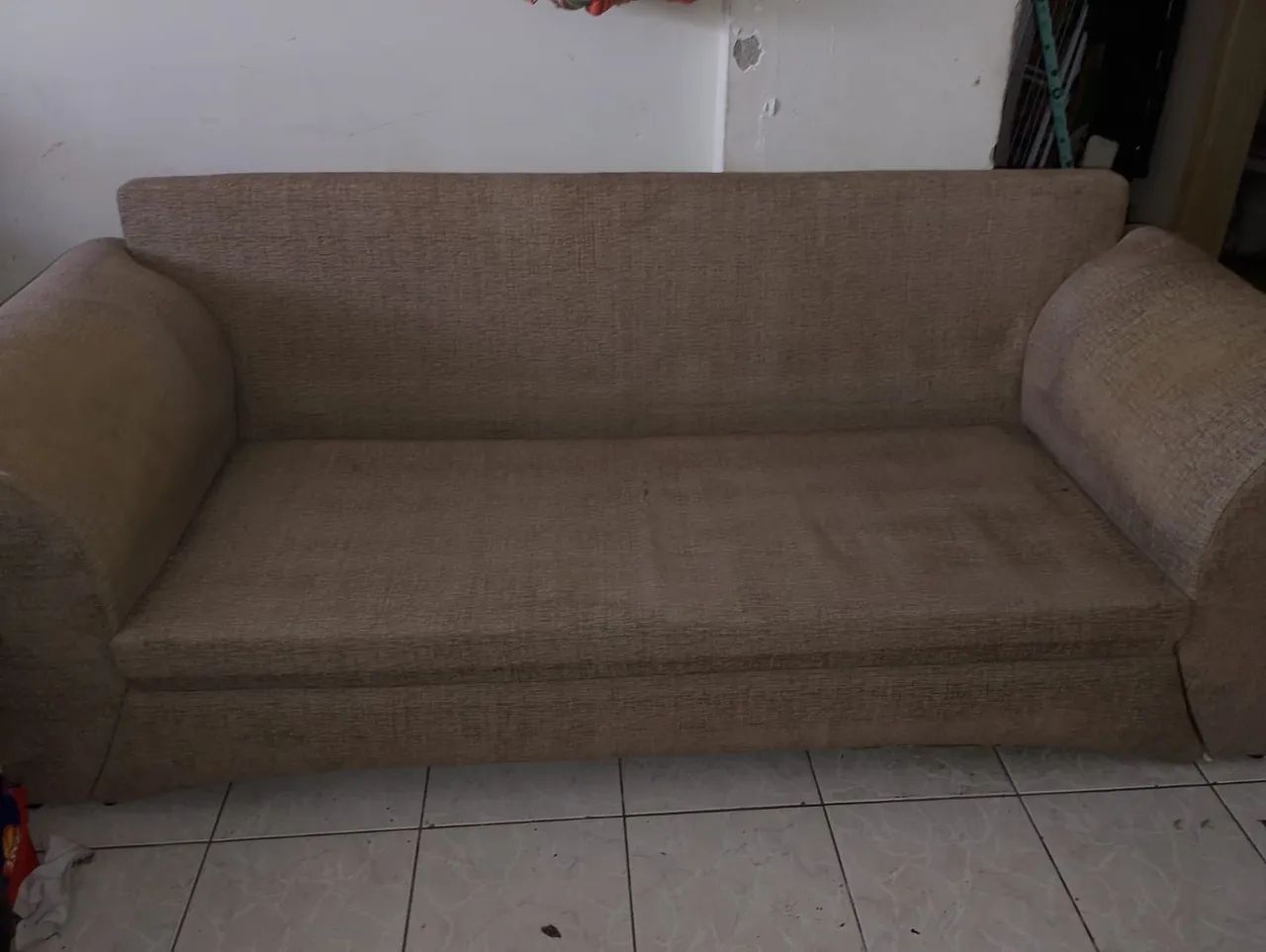 Vendo sofa de madeira 