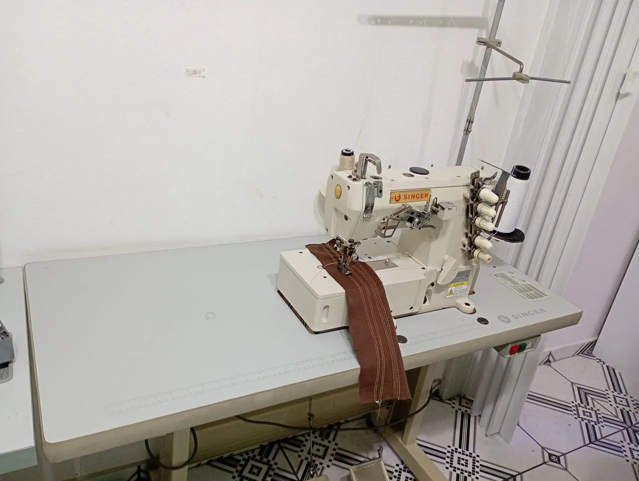 Máquina de costura industrial  - Foto 5