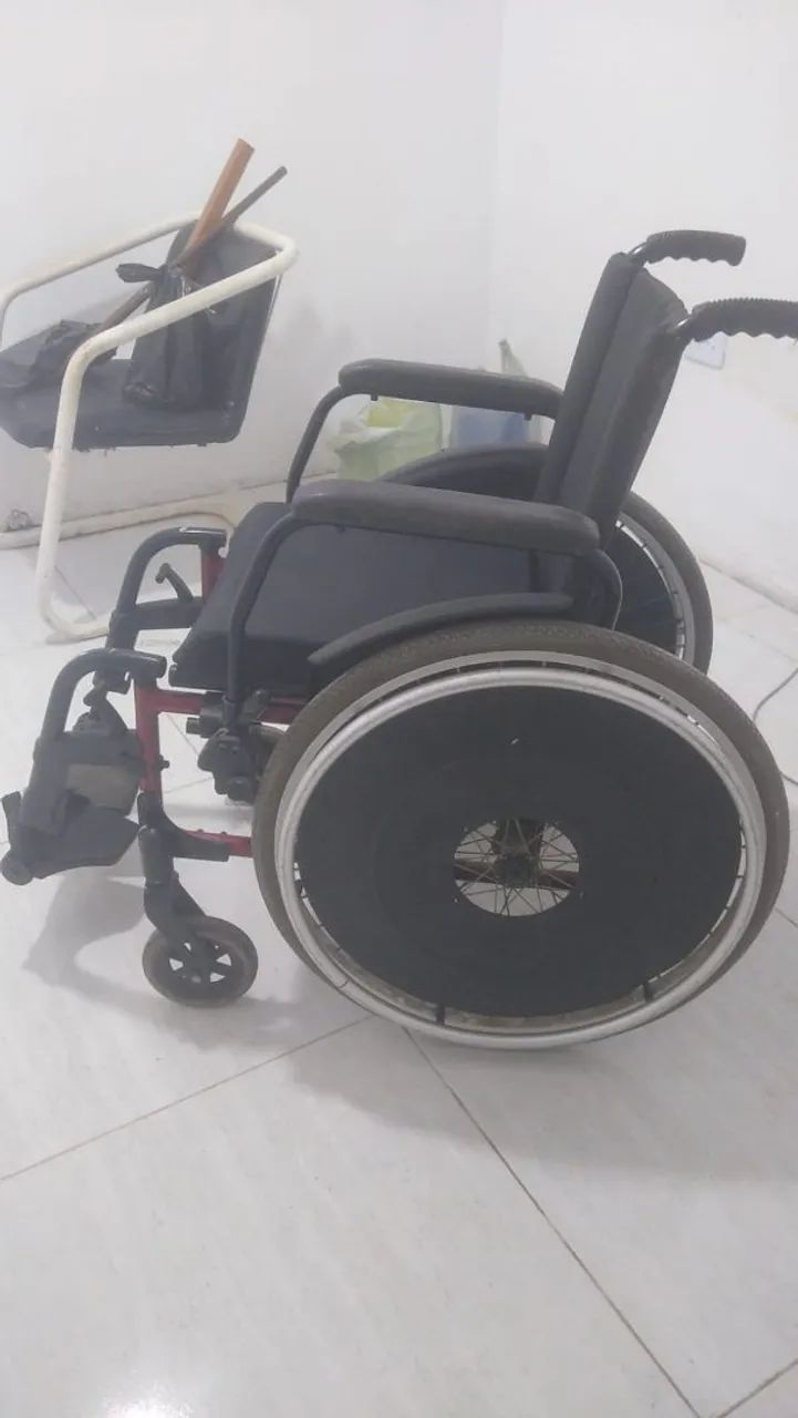 Cadeira de rodas - Foto 4