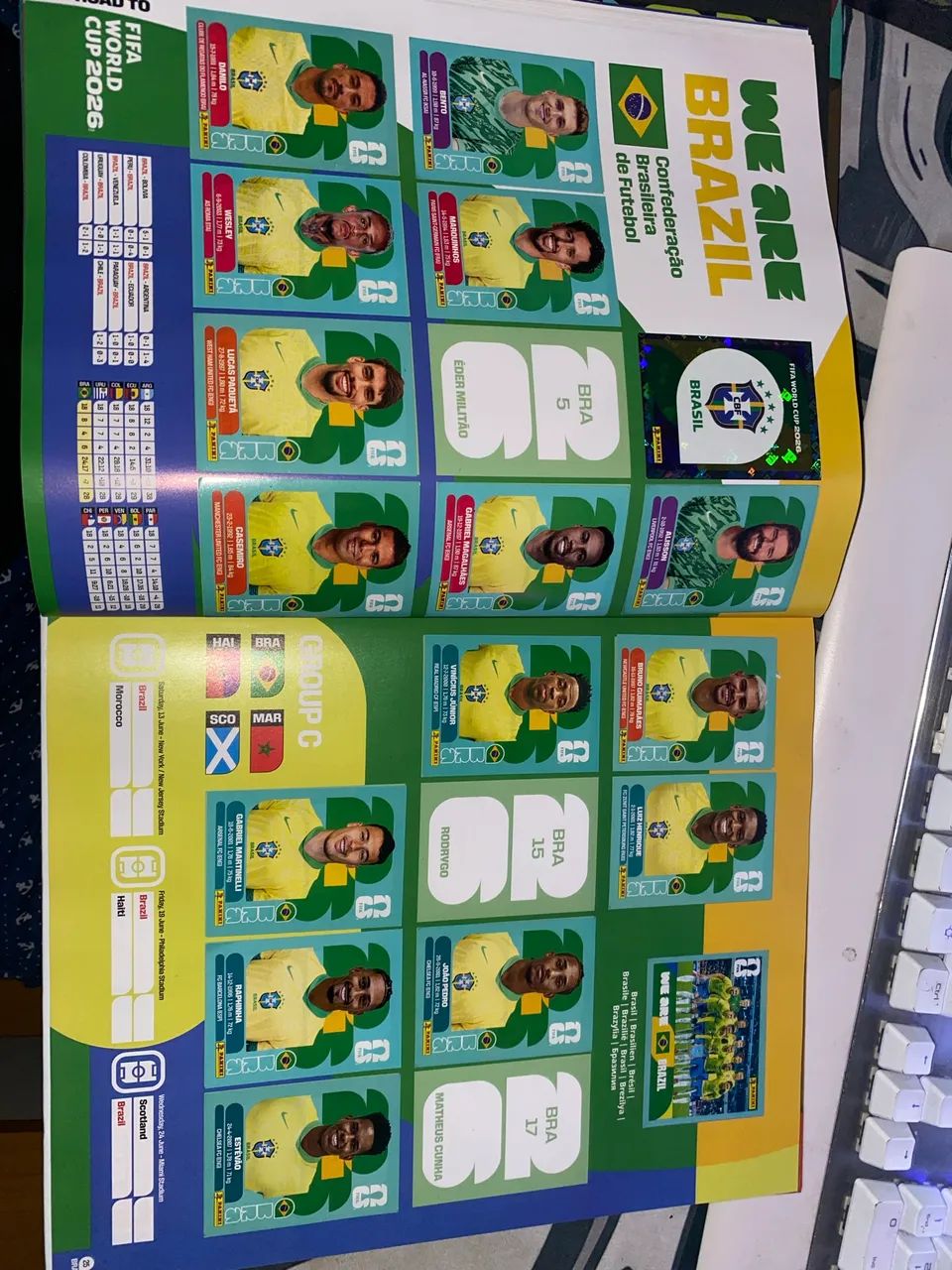 Vendo Álbum de Figurinhas Dourado da Copa 2026 - Foto 3