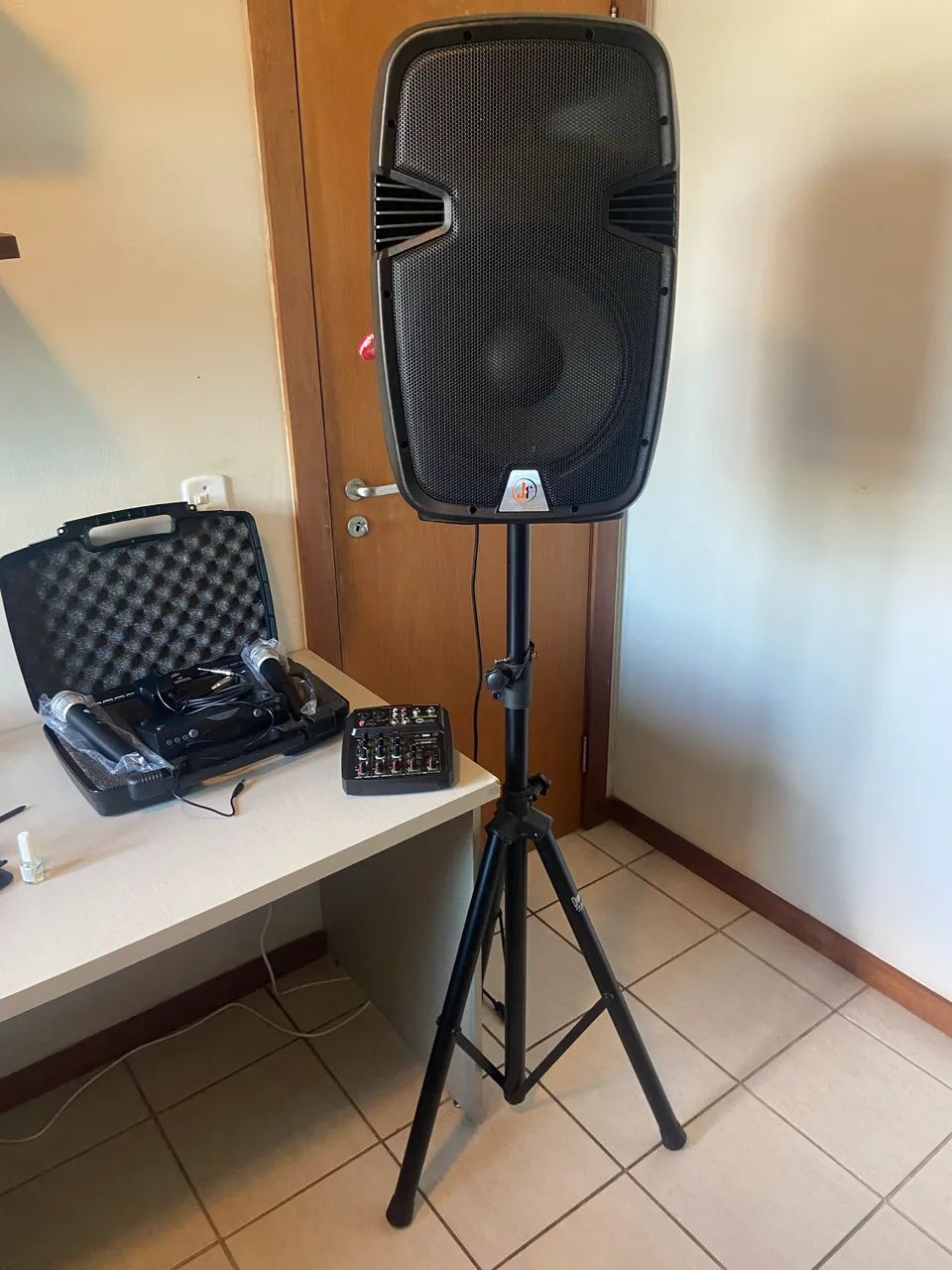 CAIXA E MESA DE SOM PARA PEQUENOS EVENTOS - Foto 2