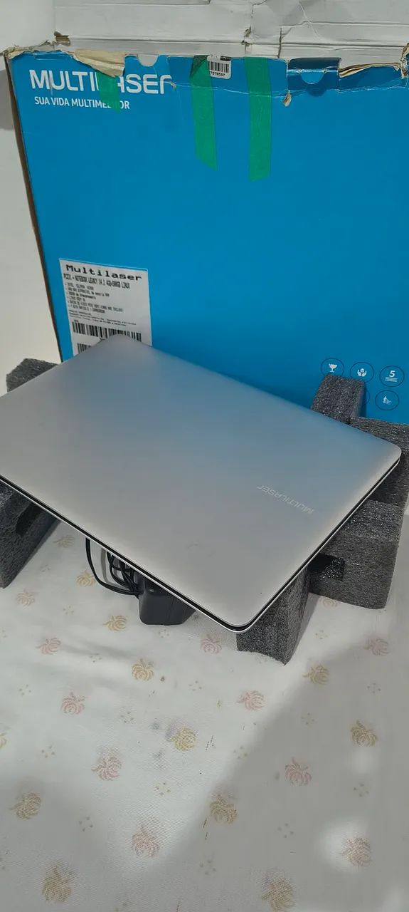 Notebook muktilaser 500Gb 4 de RAM novo com caixa 