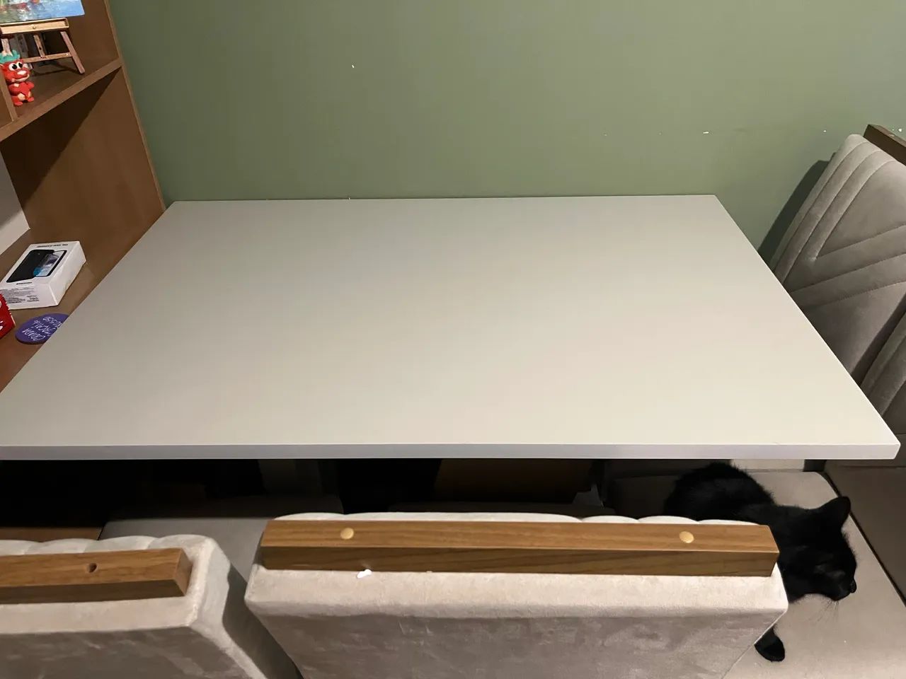 mesa de jantar com quatro cadeiras 