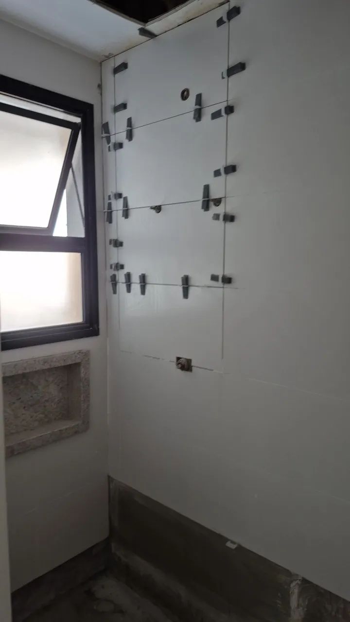 PRECISA DE   PEDREIRO AZULEJISTA  - Foto 2