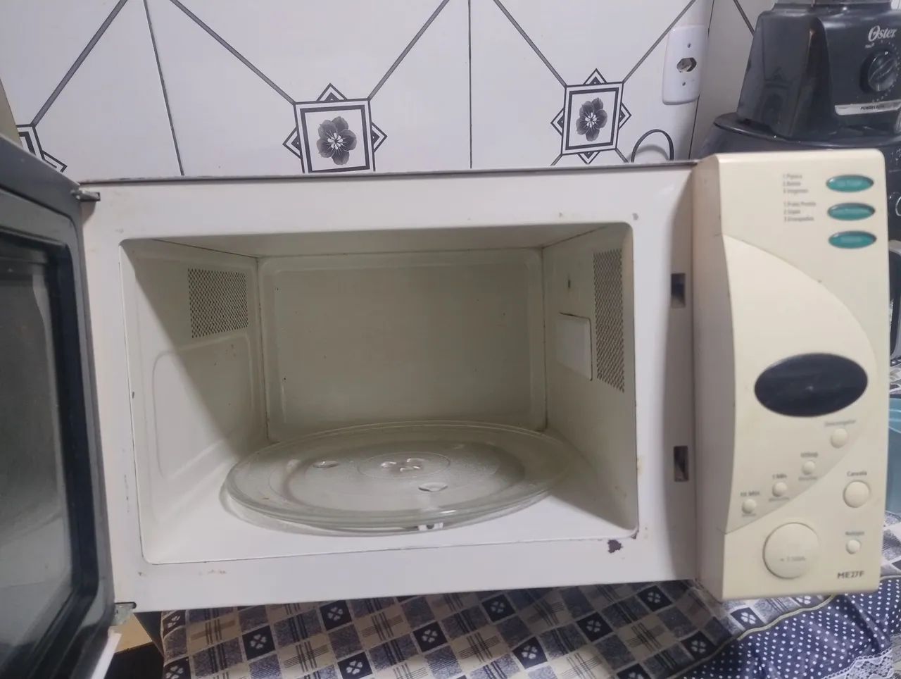 Microondas 28 litros funciona perfeitamente - Foto 2