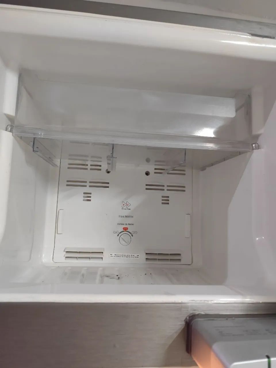 Vendo refrigerador Frost Free Brastemp  plotada, entrar em contato com *. - Foto 3