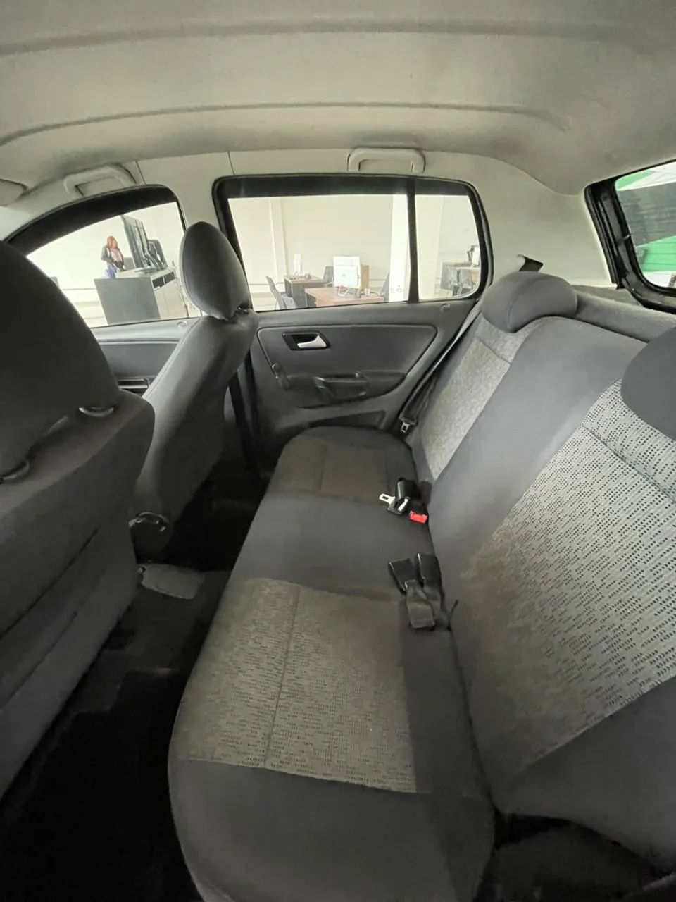 Volkswagen Fox 1.0 MI Total Flex 8V 5P 2013 - Foto 2