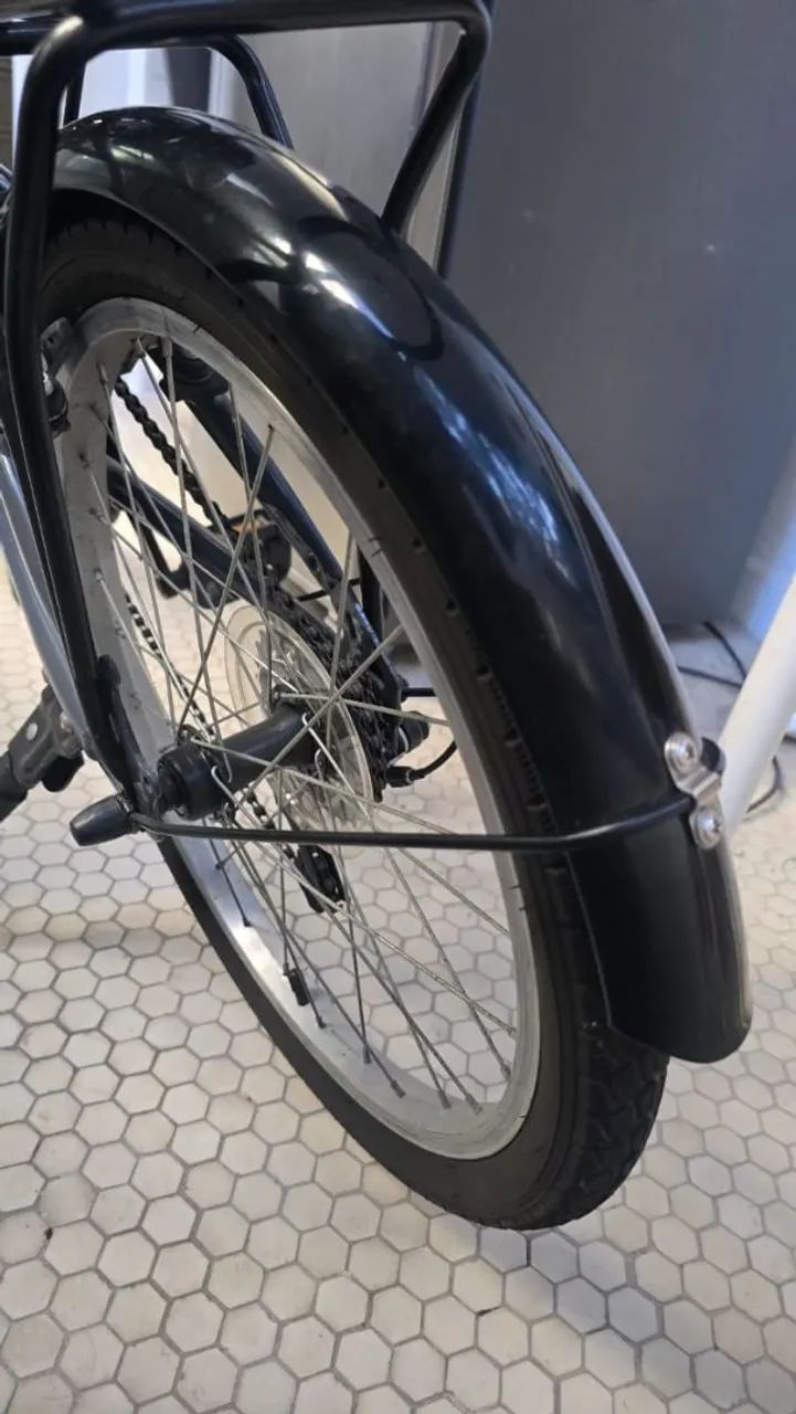 Bike dobrável - Nova e com cadeado  - Foto 3