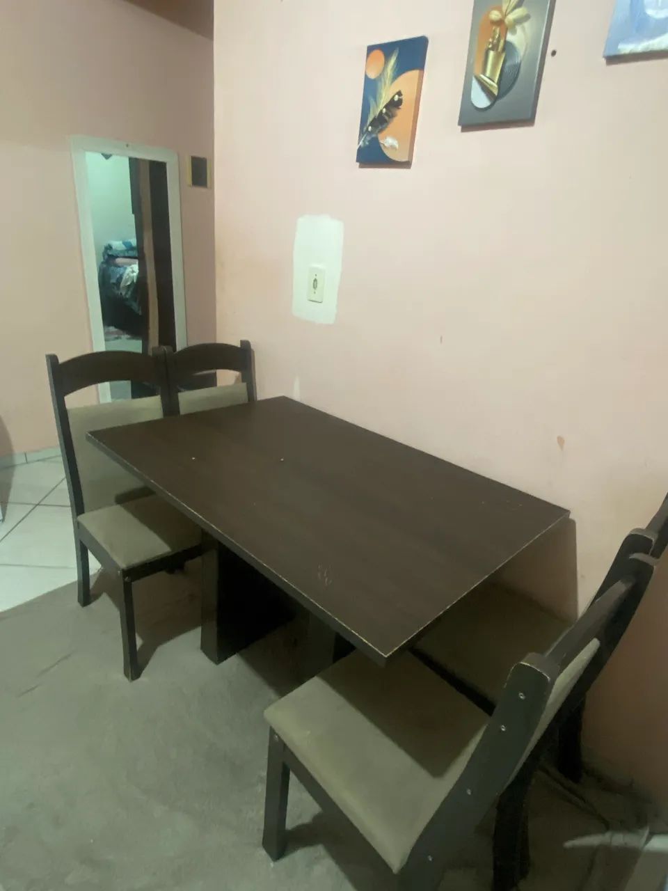 MESA DE JANTAR COM 4 CADEIRAS. - Foto 5