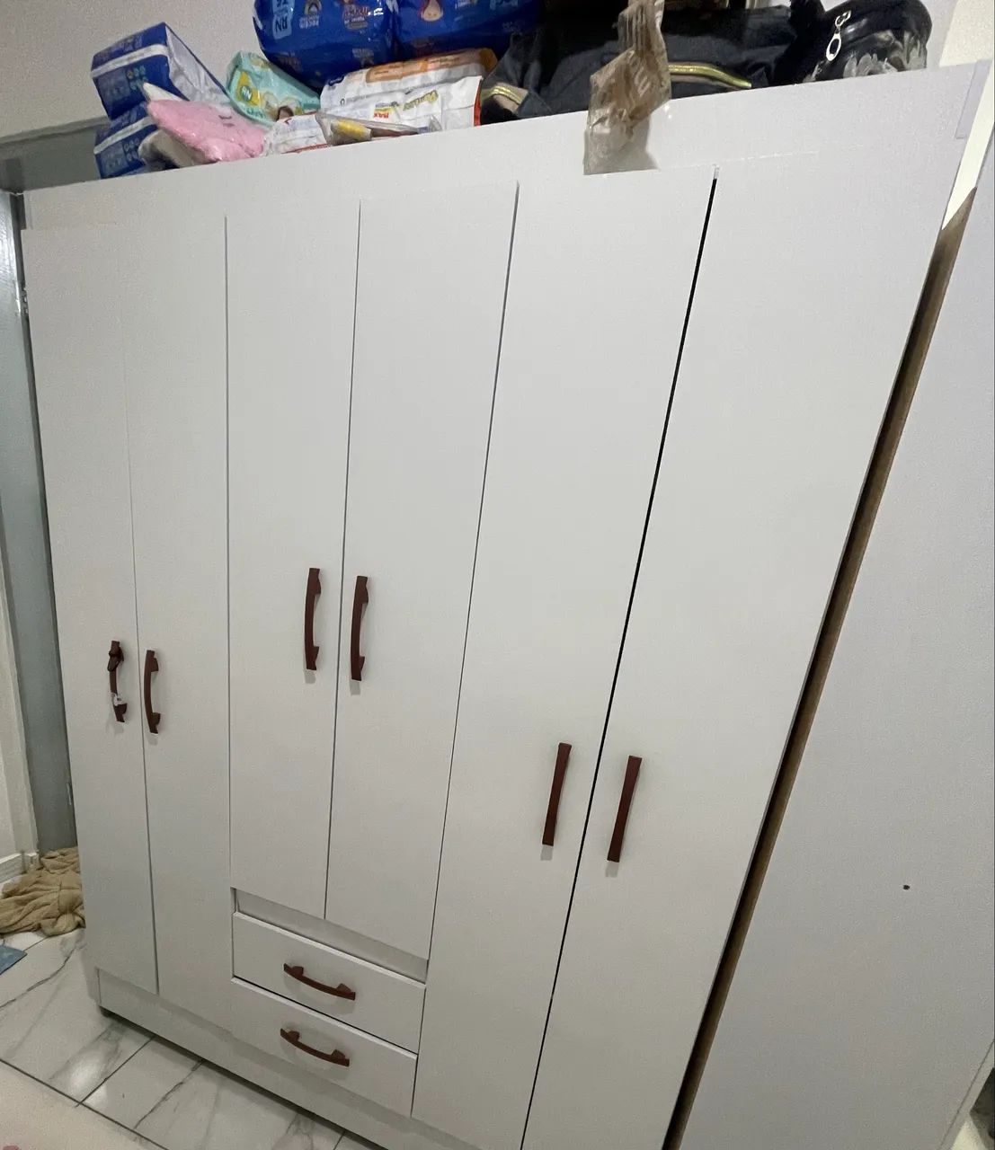 Guarda roupa pequeno 