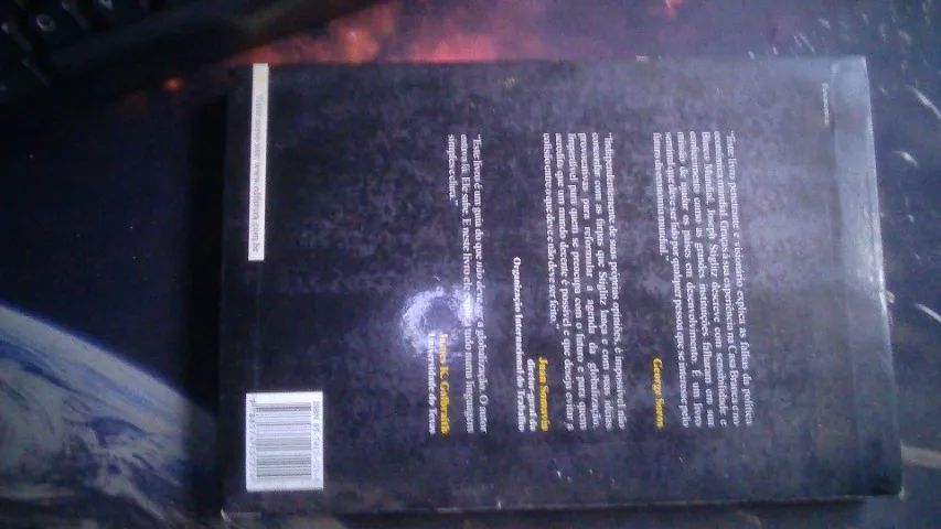 Livro  A globalização e seus malefícios  - Foto 2
