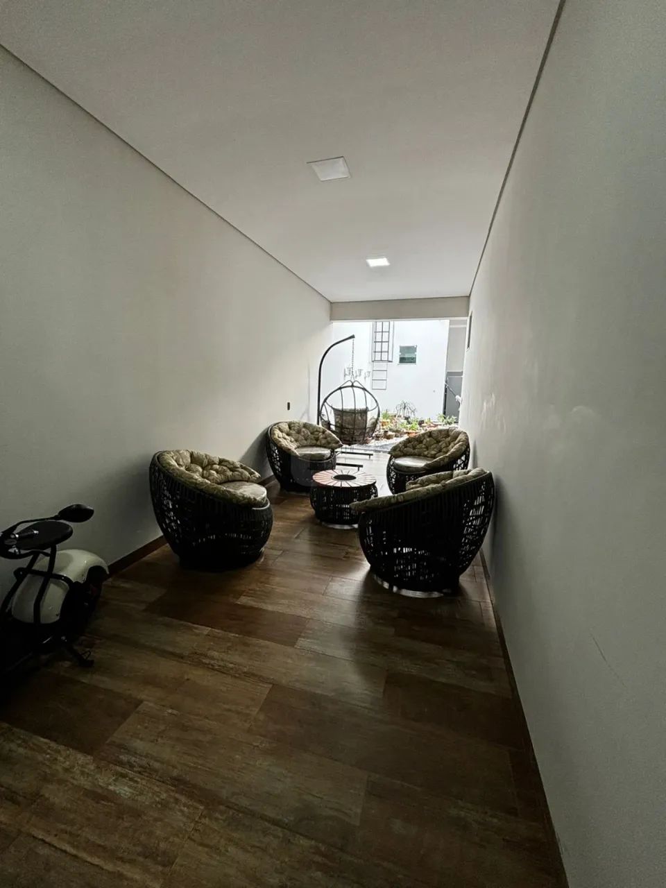 Casa à Venda com Sala Comercial No Bairro Jardim Canaã