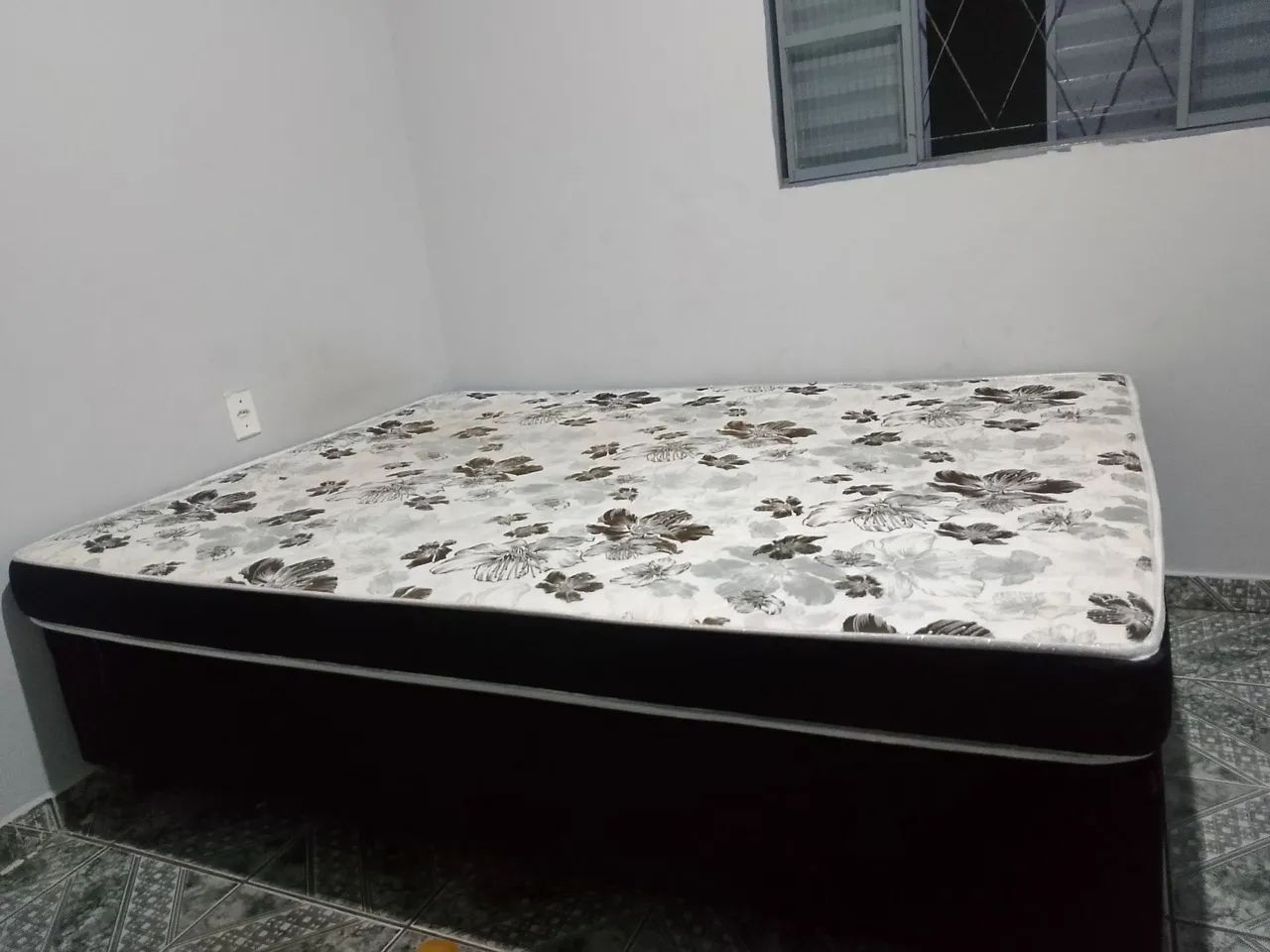 Cama de casal e colchão  - Foto 2