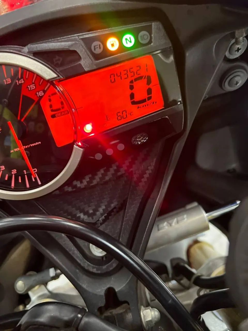 SUZUKI GSX R750 - Foto 3