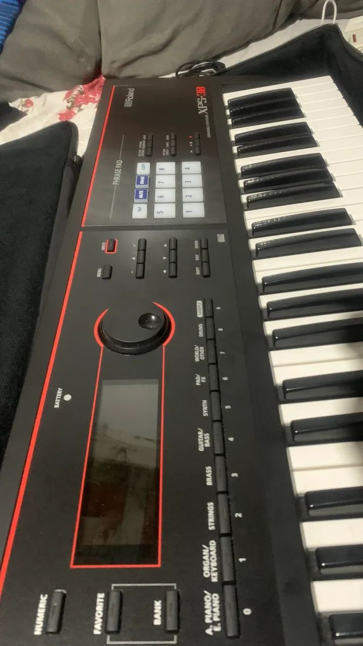 Vendo Roland XPS 30! Com um ano de uso. Único dono - Foto 2