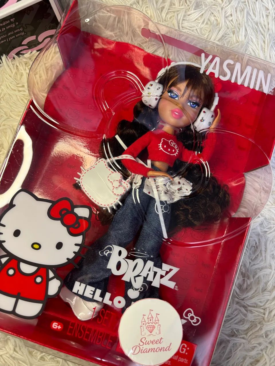 【Bratz】 ブラッツ×ハローキティ ヤスミン サンリオ ファッションドール Bratz X Hello Kitty Doll - Yasmin 2025 Lançamento Collab