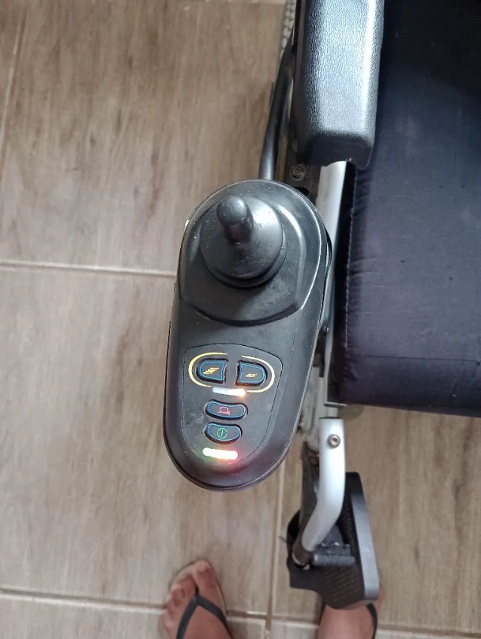 Cadeira de rodas elétrica  - Foto 4