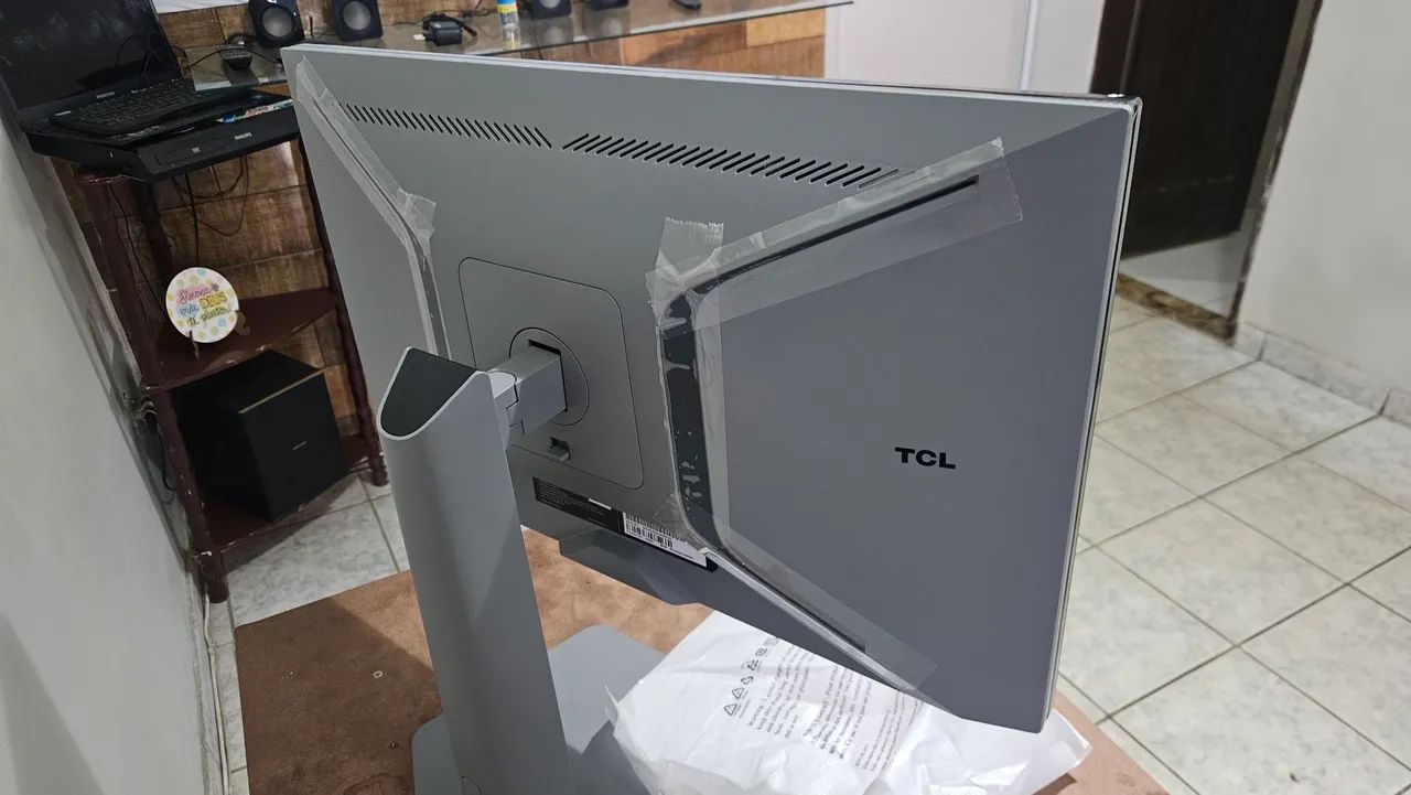 Monitor Tcl 25 polegadas Qled novo com nota 
