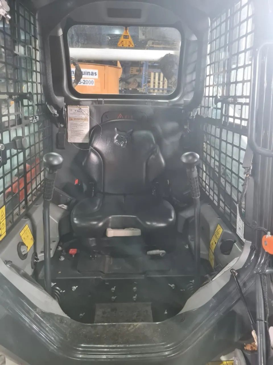 Minicarregadeira Bobcat S570 2024 420,0hs Ar+hf+alavanca - Foto 5