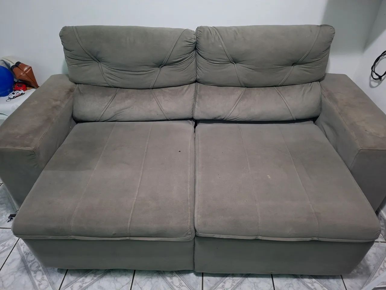 SOFÁ RETRÁTIL 3 LUGARES 
