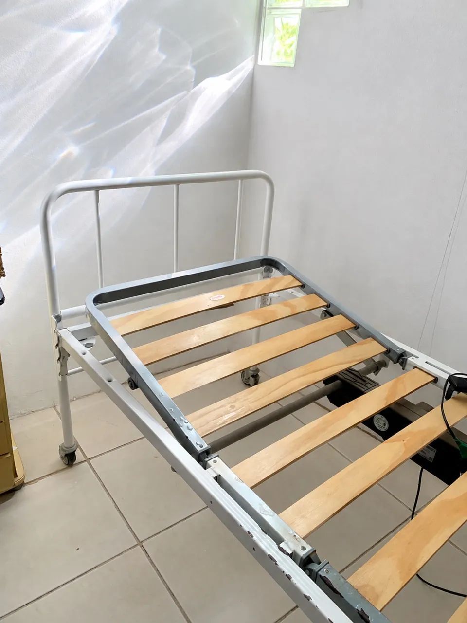 Cama hospitalar Motorizada - Foto 5
